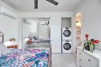 < 3 Mi to U of A: Poolside Oasis in Tucson! Hotel in zona Reid Park