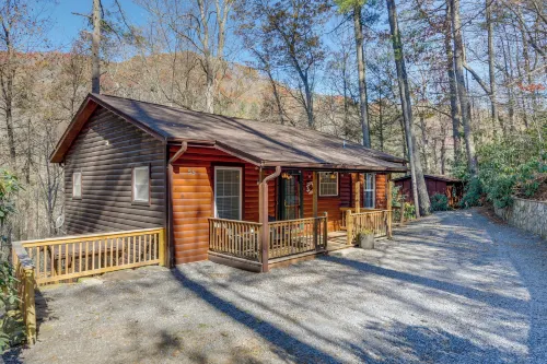 Mtn-View Waynesville Home Near Trout Stocked Creek - parking