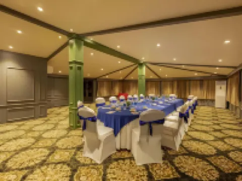 Sarovar Portico Srinagar Hotels in Srinagar