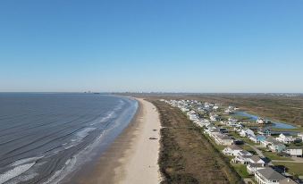 Ohana Hideaway: Spring Break Beach Retreat with Gulf, Pond Views and ...