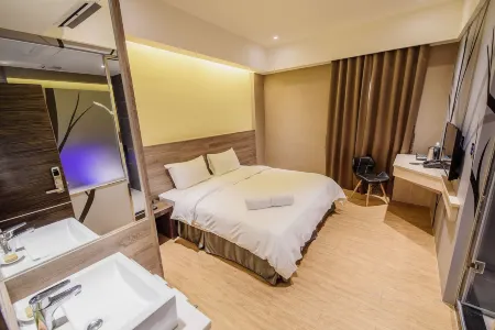 Six Fukun Hotel