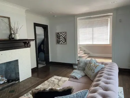 Gorgeous, Fully Remodeled Open Floor-Plan! Отели в г. Понтиак