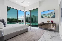 Sleeps 23 Pool, Hot Tub & Putting Green Minutes to Golf & Dining Bravo Villa #7 by Avantstay