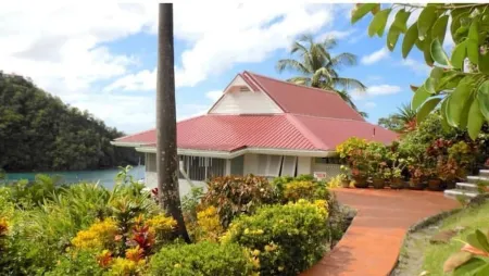 Poinsettia House Отели в г. Soucis