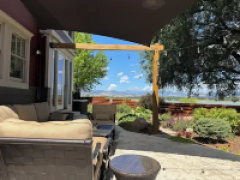 5-Bedroom Pet-Friendly Lake Home with Mountain View
