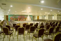 The Grand White Palace Hotels in Sirkazhi