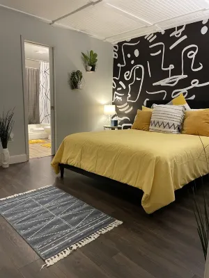 The Modern Hidden Gem 2BR 1bath with Balcony