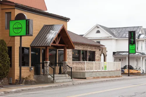 Auberge Le Chardo Inn Hotels in Montebello