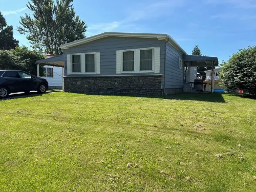 Charming 3-Bedroom House, Great Access to Crooked Lake and Angola, Pet Friendly!