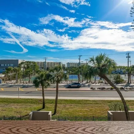Coastal Lakehouse Condo on Siesta Key Public Beach