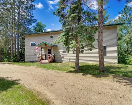 Private Dock Lakefront Family Home in Outing Hotels in Cass County