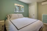 Oceanfront Smith River Cottage Beach Access!