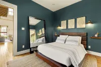 The Shotgun House from Fixer Upper; <2 Min Walk to Silos/Downtown; 800+ 5-Stars