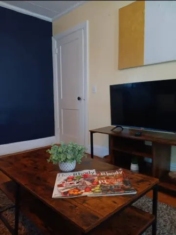 The East Loft at Dartmouth Avenue *New 1 Bed-Apt.