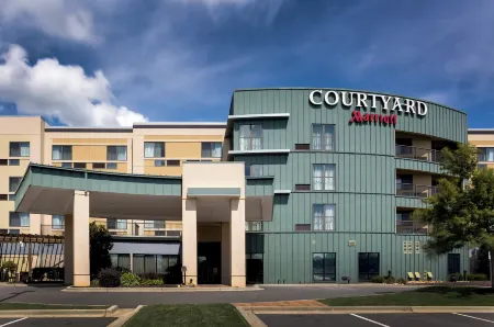 Courtyard Statesville Mooresville/Lake Norman Отели в г. Айрделл