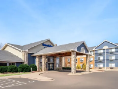 AmericInn by Wyndham Shakopee Near Canterbury Park Hotels in Shakopee