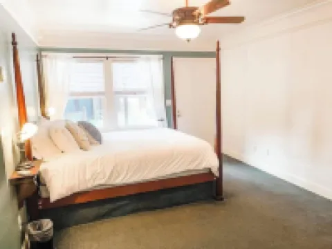 #4 Historic Downtown Apartment w/kitchen