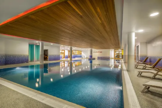 Clayton Hotel Cardiff Lane โรงแรมใน