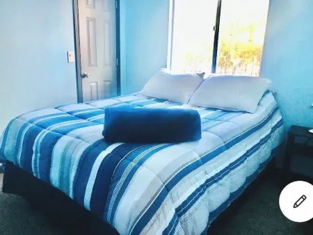 Peaceful Forest feel 5ac, Comfy 3bd Monument hidden but close, Deer, USAFA 10mi Отели рядом с достопримечательностью «Парк Уотерфронт»