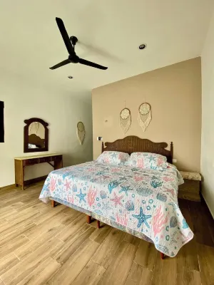 Charming 2-bedroom house with AC and WiFi in gorgeous Chicxulub Beach