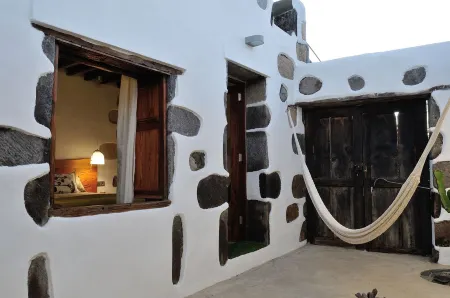 Villa on the seafront with pool_Ecological farm Отели в г. Икод