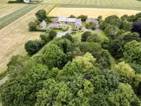 Le Grand Ker - Charming gîte 15 minutes walk from the beach Các khách sạn ở Plougasnou