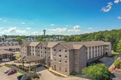 Howard Johnson by Wyndham Branson Hotels in Branson Township