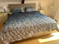Stunning duplex apartment in listed building Hotels in Penryn
