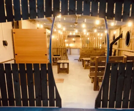 Country Cottage, private hot tub, sauna, outdoor room with stove. Peaceful& calm