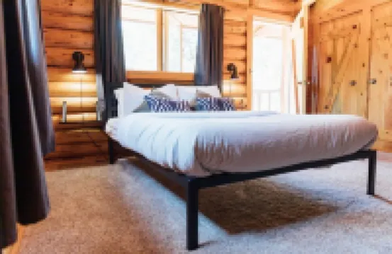 Modern-Cozy LOG CABIN near La Pine state park