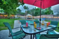 Casa Colorida: Private  Pool& 10 min to Fort Lauderdale Beach and Las Olas