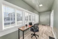 Cozy 1-Bedroom Retreat Near DePauw University & Downtown Greencastle! Hotels in Greencastle