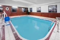 Days Inn by Wyndham Watertown - Pools
