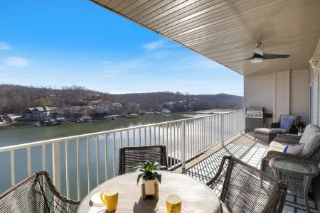 Cozy Cove/Near Ozark Amphitheater