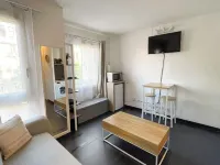 Charming, practical and central studio just a stone's throw from the station