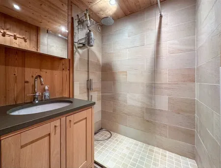 Charming apartment in a very quiet residence with mountain views