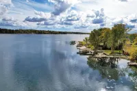 Charming 3-bedroom lake house in Waterford with amazing views