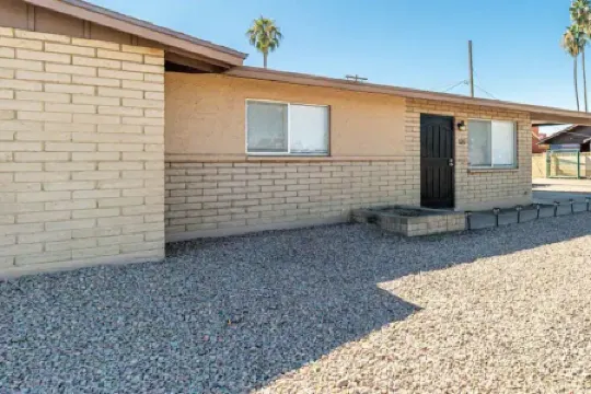 Cozy Modern Desert Escape