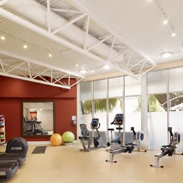 DoubleTree by Hilton Bristol City Centre Отели рядом с достопримечательностью «Стадион «Аштон Гейт»»