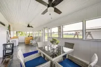 Dobson Farmhouse w/ Scenic Porch - Near Vineyards! - Homestays