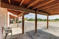 Arizona Desert Vacation Rental w/ Pool Access! -  Ferienwohnungen