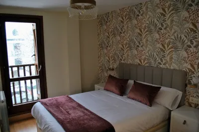 La Casa de la Montaña de Escarrilla, Tu Hogar en el Valle de Tena Hotels near Búbal