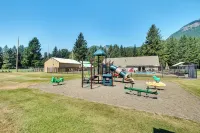 18 Mi to Mt Rainier! Scenic Cowlitz River Escape - 3-Star