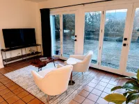 2 Bedroom Condo -Views of West Point and Hudson River, steps from Metro North! Hotels in Philipstown