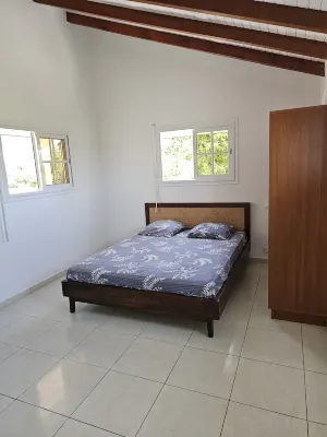 Appartement Spacieux, Moderne, Équipé, 800 m D'une Plage فنادق في Petit Canal