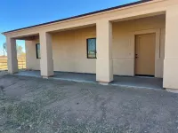 Charming Queen Creeks R6 Ranch 4-bedroom house with WiFi and AC.