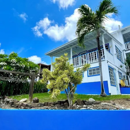 Beautiful ocean view 4-bedroom house with AC in the island of Culebra PR