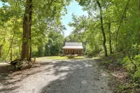 Romantic Mountain View Cabin Rental Near Downtown!