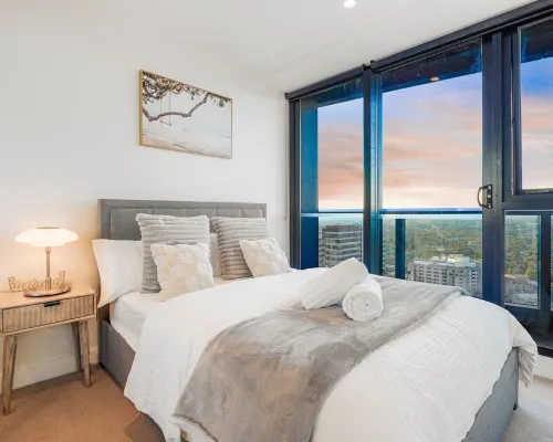 Highrise Skyline Spectacular View Luxury 2B2B1P Hotels in Box Hill