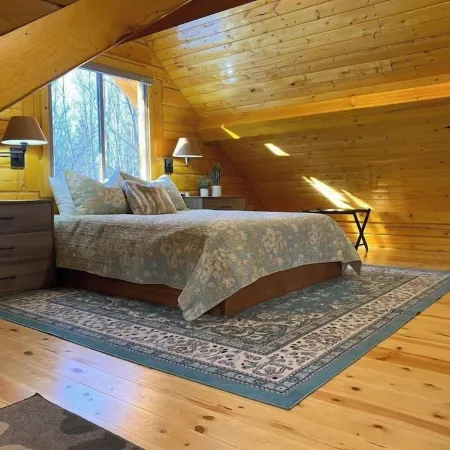 Beautiful Comfy Alaskan Log Home 1